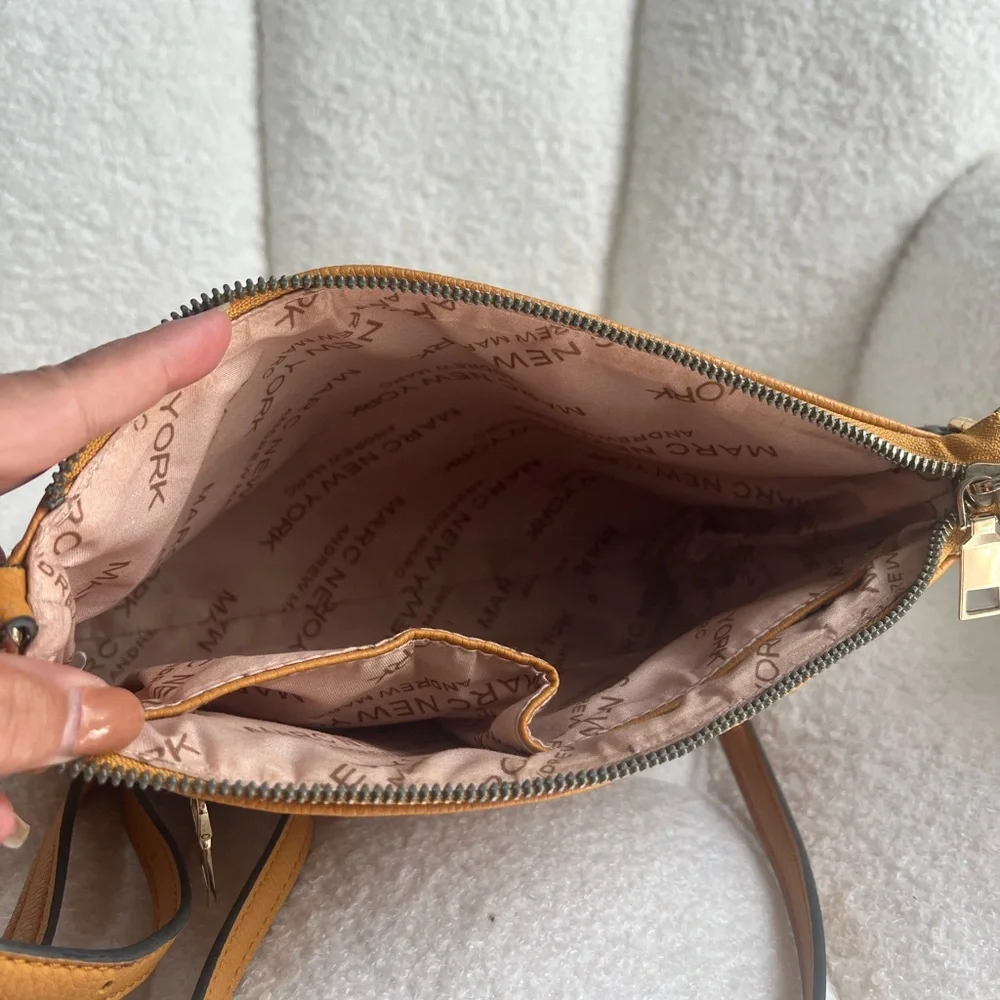 Marc New York compact pebbled
